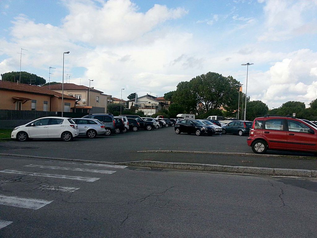 Il parcheggio di via dell'Ardenza  foto Simone Lanari