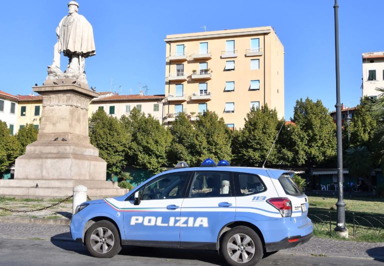 Polizia 113 controlli piazza Garibaldi 