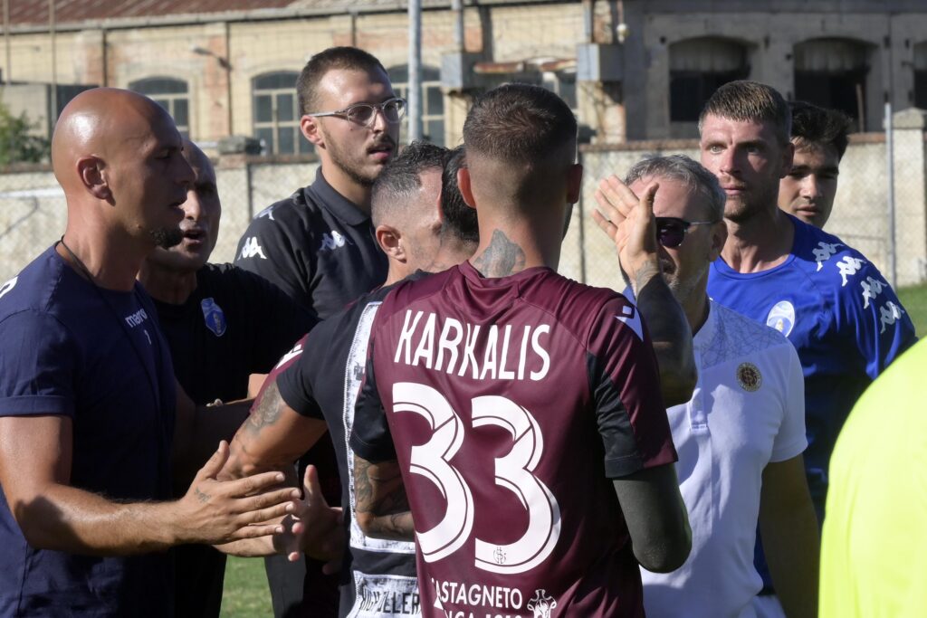 Us Livorno 1915 Sangiovannese 02, ko interno degli amaranto